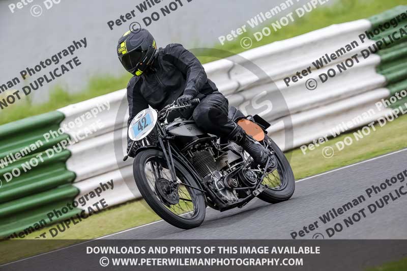 Vintage motorcycle club;eventdigitalimages;mallory park;mallory park trackday photographs;no limits trackdays;peter wileman photography;trackday digital images;trackday photos;vmcc festival 1000 bikes photographs